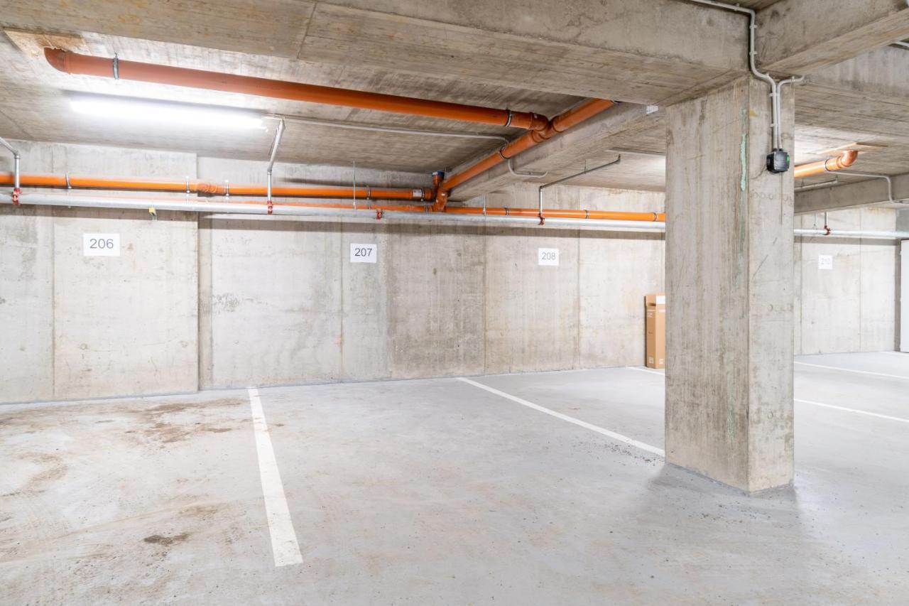 Brand New Studio Apartment #21 With Free Secure Parking In The Center Прага Экстерьер фото