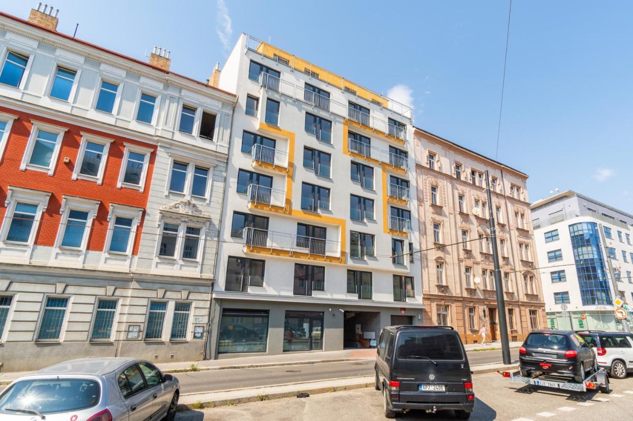 Brand New Studio Apartment #21 With Free Secure Parking In The Center Прага Экстерьер фото