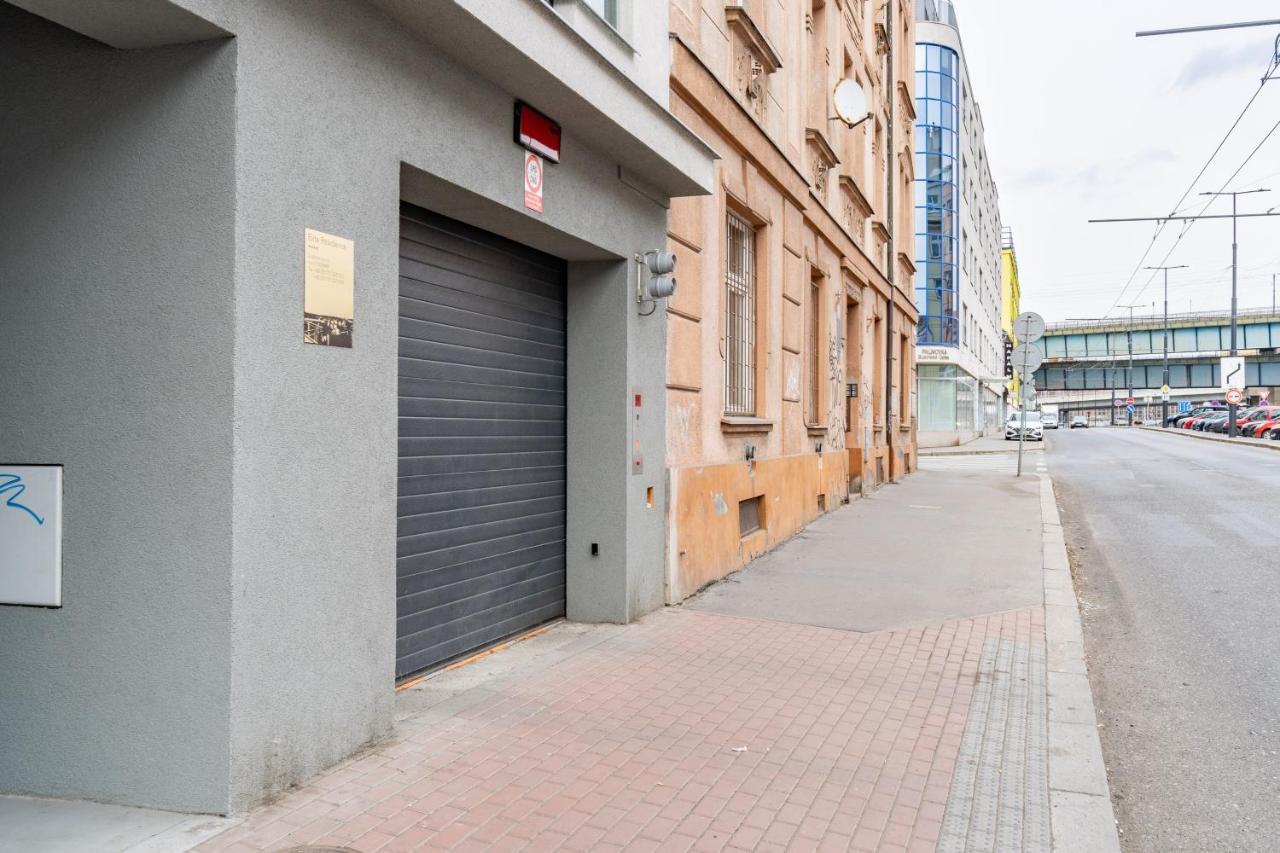Brand New Studio Apartment #21 With Free Secure Parking In The Center Прага Экстерьер фото
